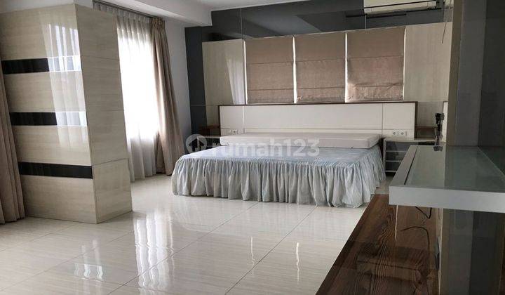  Rumah Semi Furnished Bagus di Taman Meruya SHM - Sertifikat Hak Milik 1