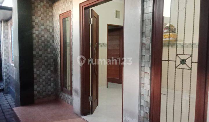 Dikontrakkan.rumah Dekat Kmn Saja Densel 1