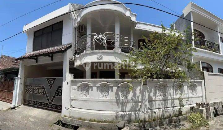 DIJUAL RUMAH SIAP HUNI LOKASI STRSTEGIS IMAM BONJOL 2 Lantai 1