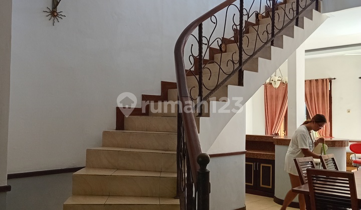 Disewakan Rumah Villa Pusat Kota. 2