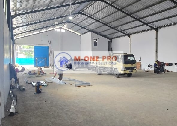 Warehouse for Rent 720 Sq M, Includes Office in Bitung, Tangerang. Warehouse for Rent 720 Sq M, Includes Office in Bitung, Tangerang.