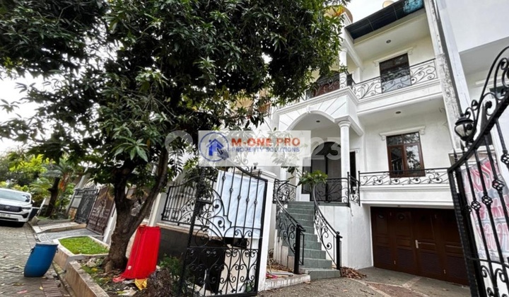 For Sale 3.5-Story Cluster House in Pantai Indah Kapuk