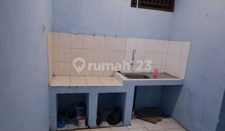 For Sale 3-Door Rental Unit 104 Meters Good in Srengseng 2