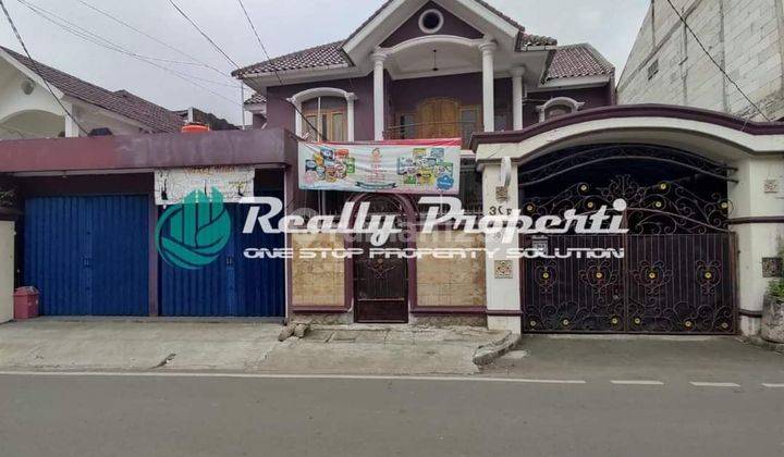 Rumah mewah  2 lt  dengan.kolam renang dan Gajebo di Duren Sawit Jakarta Timur 1