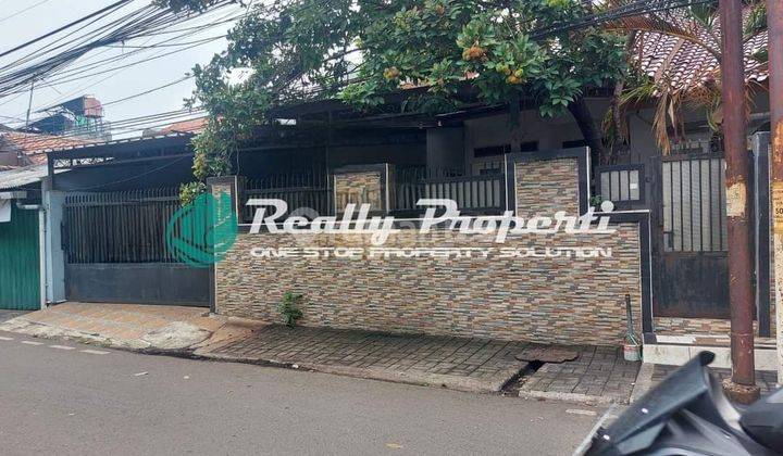 Rumah bagus di Duren Sawit ada Jacuzzi 1