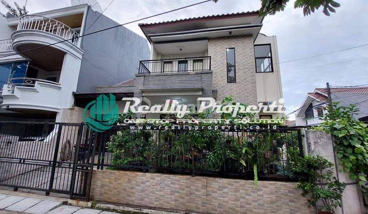 Dijual Rumah  Cantik 2 Lt Dibawah Harga Pasar , Siap Huni, Sangat Nyaman Dan Strategis, Posisi  Hook Dalam Cluster  Di Kelapa Gading Jakarta Utara

 1