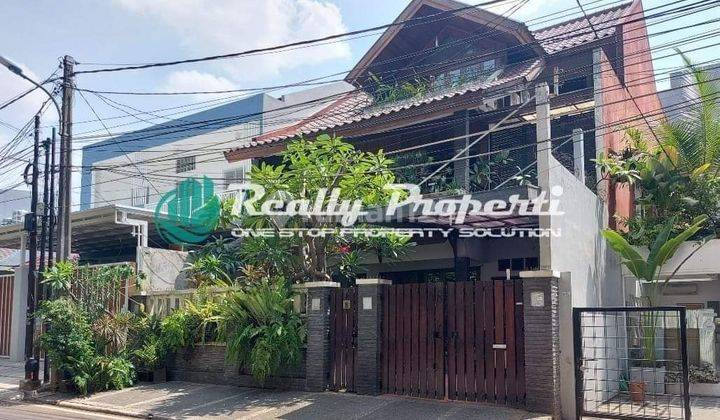 Rumah elegan 2,5 lantai dengan Mezanin Luas di lingkungan tenang dan bergengsi di Taman Meruya Ilir Jakarta Barat 2