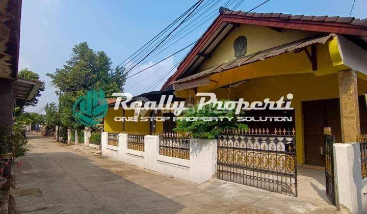 Disewakan Rumah 2 Lantai Dalam Komplek di Jatiwaringin Pondok Gede Bekasi

 1