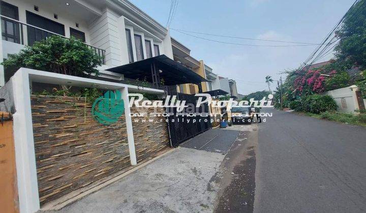 Dijual rumah 2 lantai,  siap huni , semi furnish dalam komplek, lingkungan asri di Duren Sawit Jakarta  2