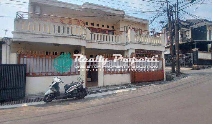 Disewakan/Dijual Rumah Cantik 2 Lantai, Posisi Hook,  Siap Huni, Baru Renovasi, Dalam Komplek, Asri, Nyaman, Aman, Tenang, Bebas Banjir Di Pondok Bambu ,duren Sawit Jakarta Timur 1