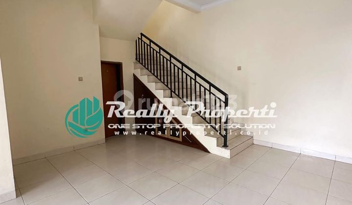 Disewakan Rumah Cantik 2 Lantai Dalam Cluster Dekat Lrt, Di Jatiwaringin, Pondok Gede Bekasi 2