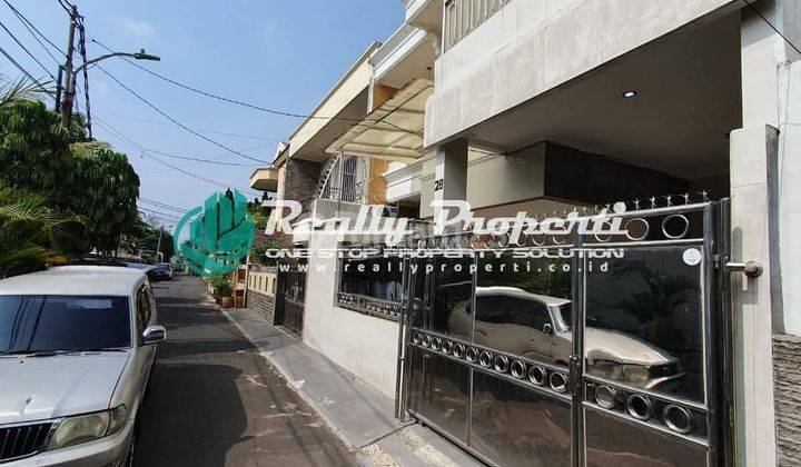 Dijual / Disewakan Rumah 2 Lantai, Depan Taman, Lokasi Tenang, Aman, Nyaman Di Rawamangun Jakarta Timur 
lr41115lutfirawamangun 2