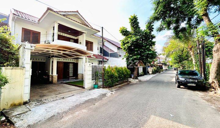 Rumah Bagus 240m2 Akses Jalan Lebar 2 Mobil Lokasi Bagus 1