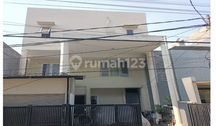 Jual Cepat Rumah Kost 10 pintu + 1 Kios dekat stasiun Tebet