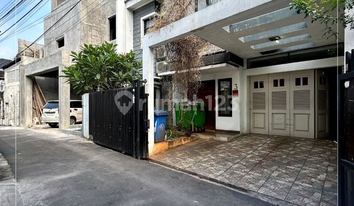 Rumah Siap Huni  221m2 + Basement Parkir 2 Mobil 