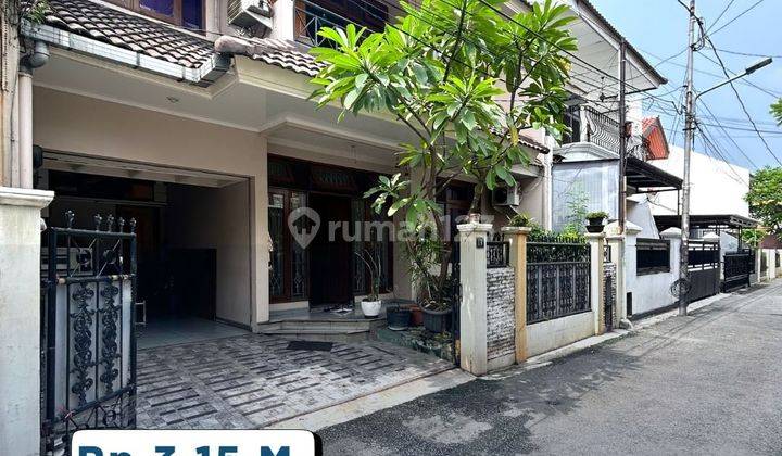 Rumah Rapih Siap Huni 180m2 Dekat Mt Haryono & Stasiun Cawang / Lrt Cikoko