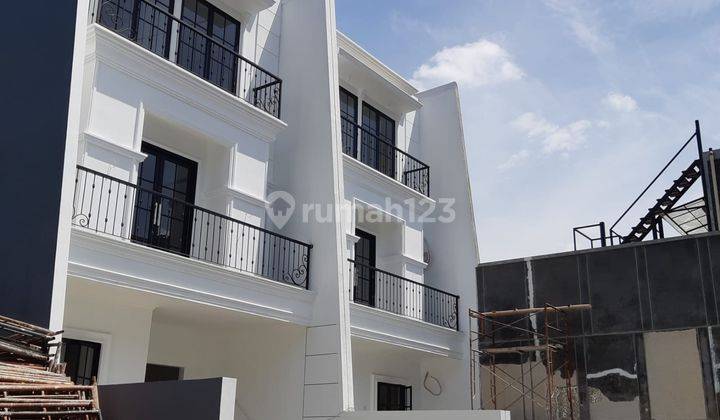 Rumah Baru 212 M2 Modern Minimalis 3 Lantai 2