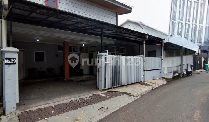 Sell Ready-to-Occupy House Near Office Area, Suitable for Boarding. 2