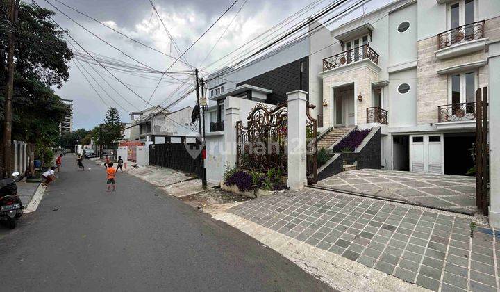 Rumah Modern Classic Siap Huni 550m2 +pool Jalan Lebar  2