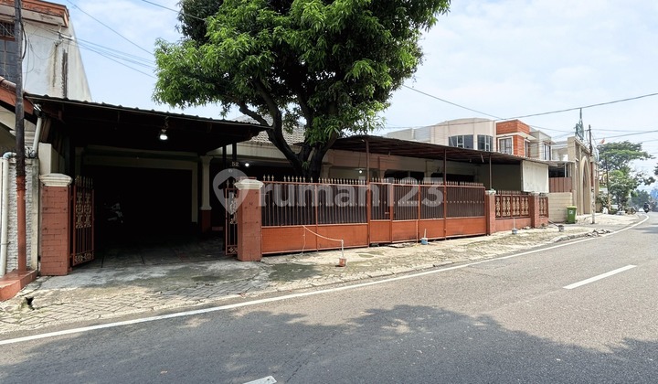 Rumah Besar Hook 502 M2 Akses Lebar