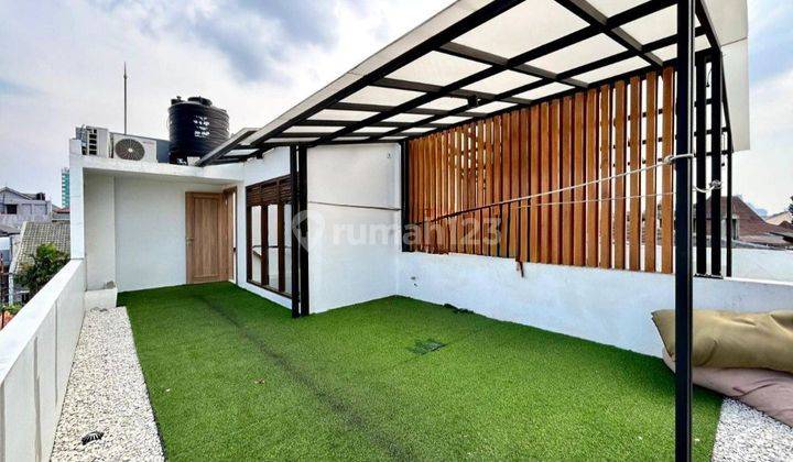 Smart & Compact House Full Furnished 3 Lantai 2