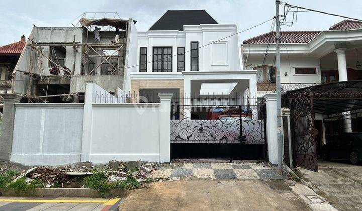 Brand New Classic Modern House 400m2 Akses Lebar 3 Mobil  1