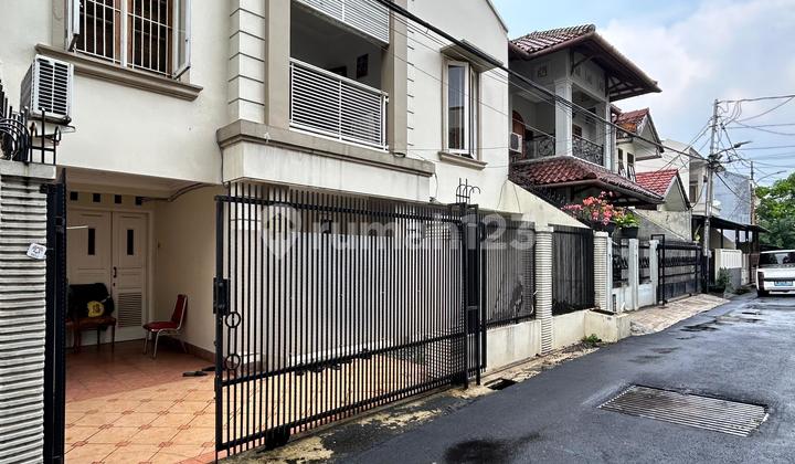 Rumah Siap Huni 160m2 Dekat Taman dekat akses 2 Mobil