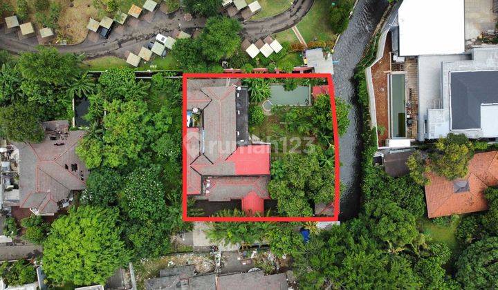 1/2 Harga Njop Rumah Hitung Tanah 1095 M²  2