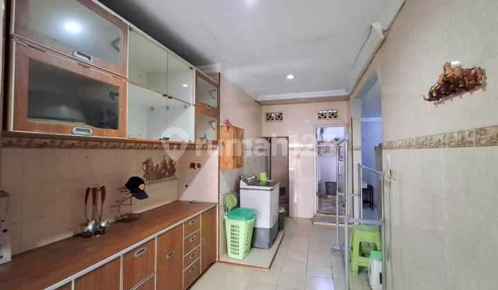 Kost 15 Pintu Dekat Kokas Jalan 2 Mobil  2