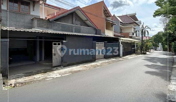 Rare Find! Two-Way Access House Front-Back Ready to Live In 627m2 with 3 & 1 Car Access. 2