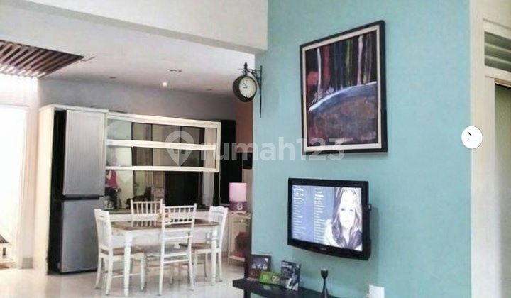 Rumah Rapih Nyaman 180 M2 Terawat Siap Huni  2