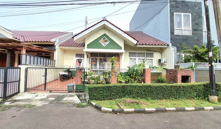 Beautiful Spacious House in Bintaro Jaya Sector 9