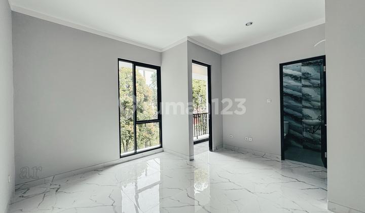 Modern Minimalist House Ready to Occupy in Graha Kiwi Bintaro 2