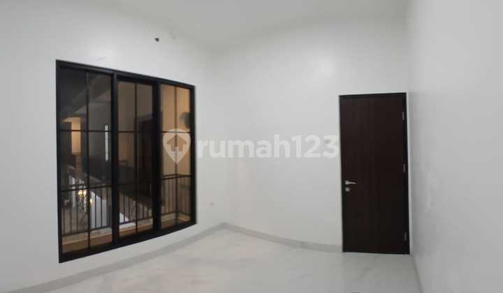 Dijual Rumah Baru Daerah Petukangan Utara  2