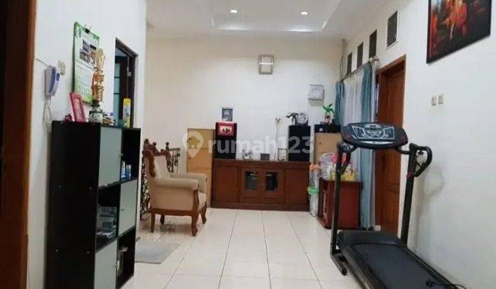 Dijual Rumah Asri Sejuk 2 Lantai Halaman Luas Daerah Jagakarsa 2