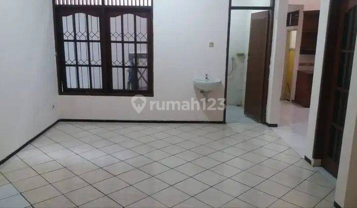 Dijual Rumah 2 Lantai Tebet Jakarta Selatan 2