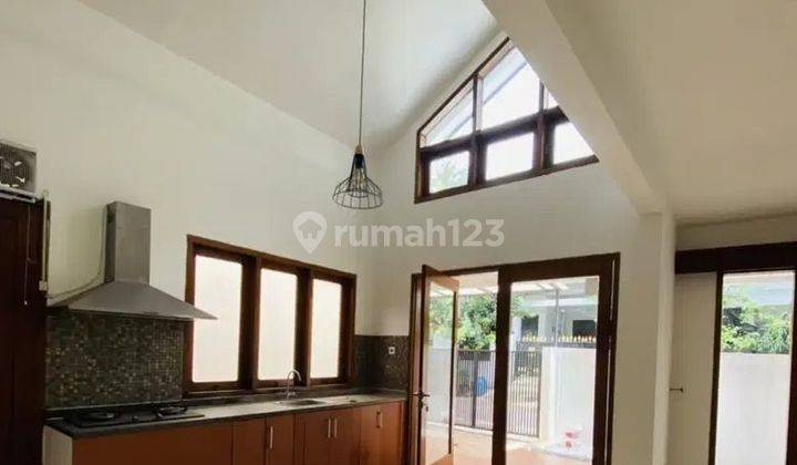 Dijual Rumah Mewah 2 Lantai Jakarta Pusat 2