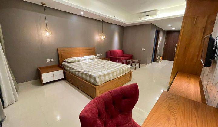 Disewakan Studio Kemang Village Furnished Lantai Sedang 1