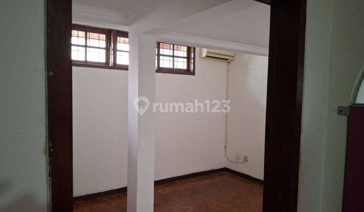 Disewakan Rumah Hook 3 Lantai Daerah Pancoran  2