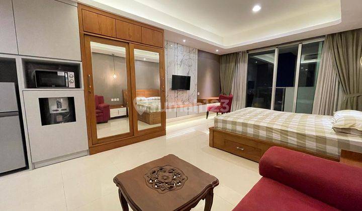 Disewakan Studio Kemang Village Furnished Lantai Sedang 2