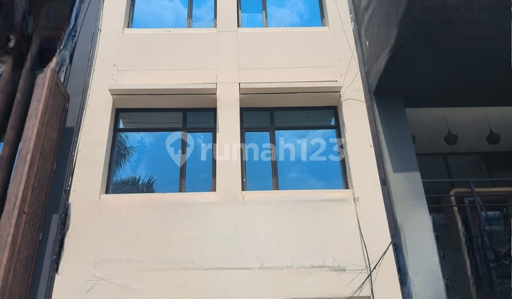 4-Storey Shophouse in Artha Kelapa Gading Ready to Occupy