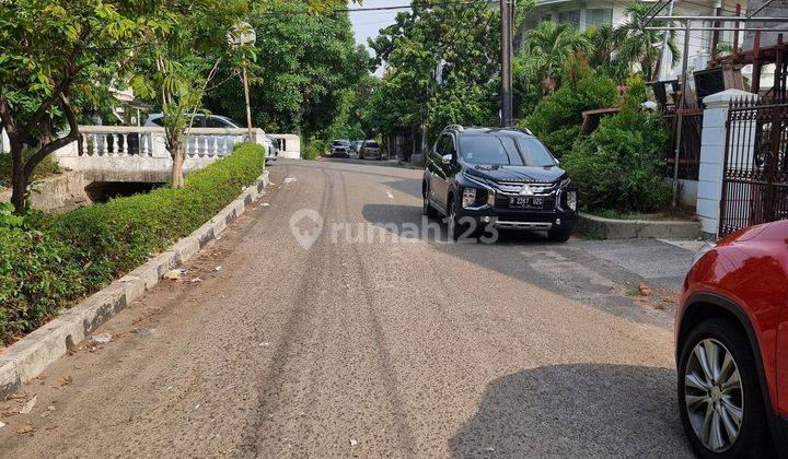 Rumah 2 Lantai Siap Huni Lokasi Strategis Kawasan Nyaman  2