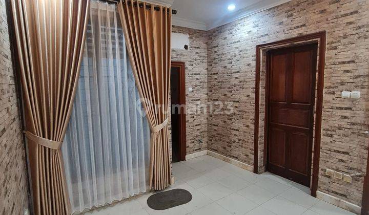 Rumah 2 lantai hook di jl. Gading Indah dengan taman besar lingkungan nyaman 2