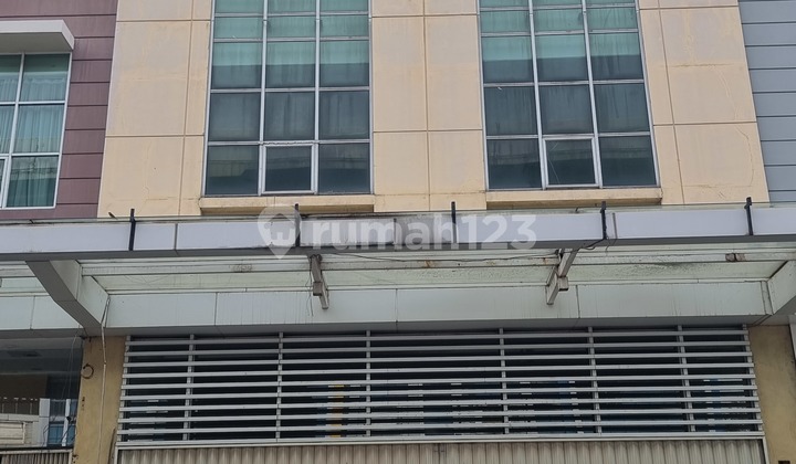 4-Storey Shop House + Basement Suitable for Showroom, Indomaret