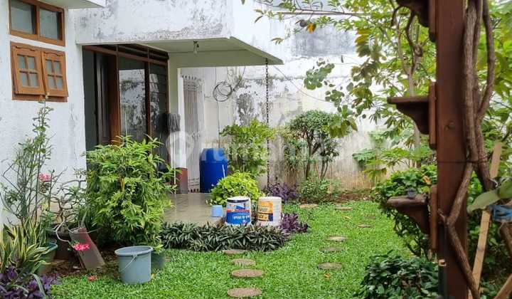 Ready-to-Occupy House in South Kayu Putih Flood-Free 2