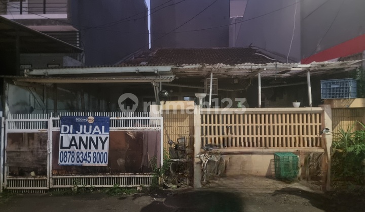 Damaged House Price Reduced in Nias Kelapa Gading Main Road