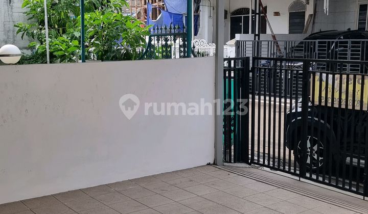 Rumah 1.5 Lantai di Janur Kuning Kelapa Gading Siap Huni 2