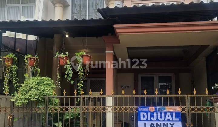 Rumah 2 Lantai Siap Huni Bagus Letak Strategisis