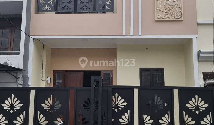 Rumah 2½ Lantai Baru Di Hibrida Siap Huni  2