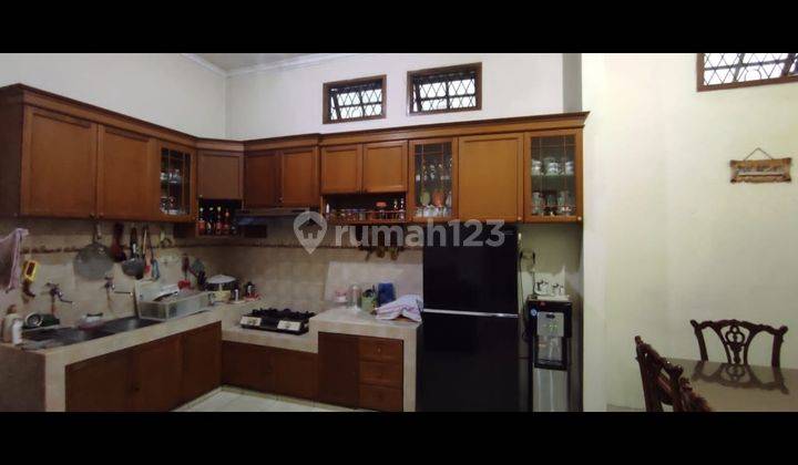 Rumah Di Jalan Utama Koja, Semi Furnished, Shm, Listrik Lantai Atas 3500 Watt, Lantai Bawah 2200 Watt, Ac 6, Water Heater 2, Carport 3 Mobil, Cocok Untuk Usaha Cafe Resto Salon, Bebas Banjir #yongli 2